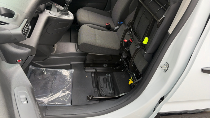 Vauxhall Combo Cargo Combo Diesel 1.5 Turbo D 100ps Prime Plus H1 Van - Image 26